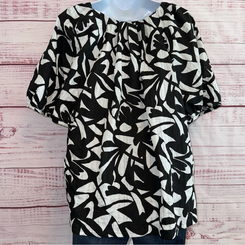 A New Day Black and White Floral Blouse - Picture 2 of 7